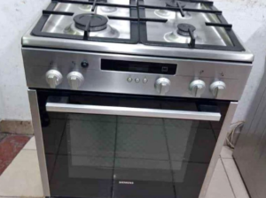 Siemens cooker gas 4 hobs oven 60 x 60 for sale