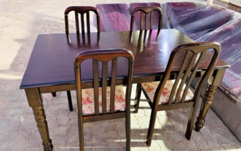 Solid wood dining 4 seater for sale