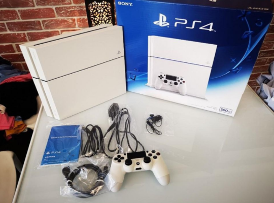 Sony PS4 fat (white) 500gb For Sale