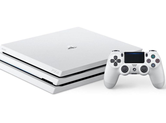 Sony PS4 fat (white) 500gb For Sale