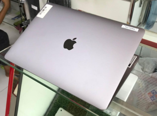 MacBook Pro, i7 16GB/1TB With TouchBar For Sale