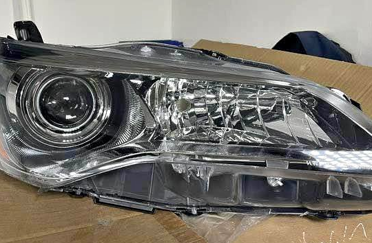 Toyota camry 2017 headlight new for sale