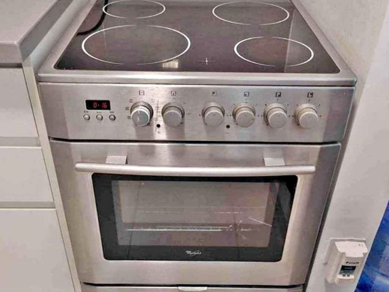 WHIRLPOOL cooker 60 cm electric for sale