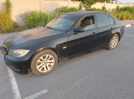 BMW 320 4V gcc 2008