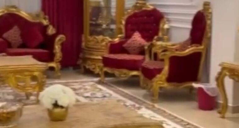 للبيع جلسة ل20 شخص خشب زان