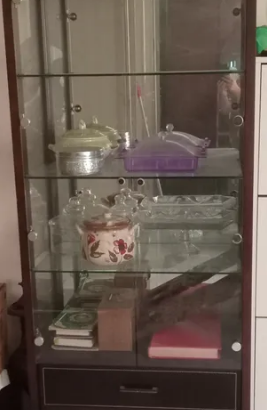 cabinet in good condition for sale