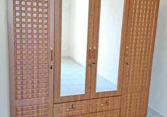cabinet 4 door good condition for sale