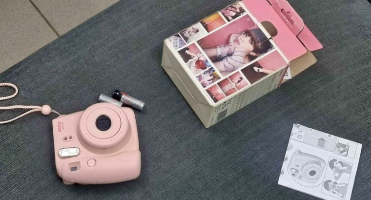 faujifilm instax mini 8 – polaroid camera for sale