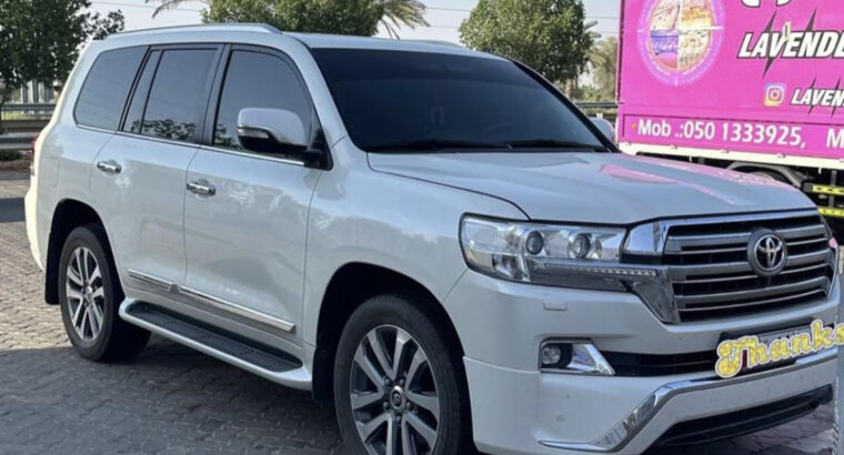 Toyota Land Cruiser VXR 4.6 in good condition 2017