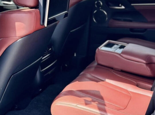 Lexus LX570 full option 2017 Gcc for sale