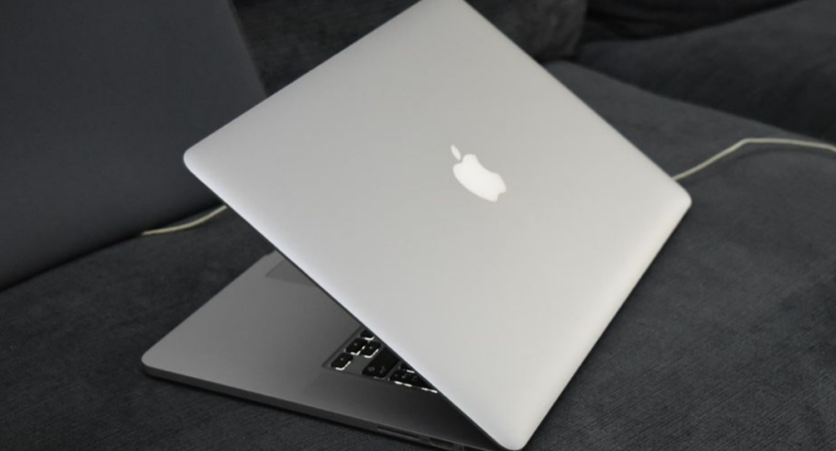 Apple Macbook pro 2015 15 inch retina display for