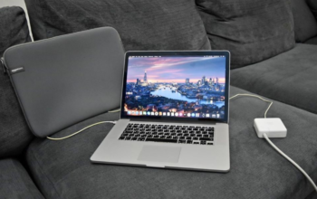 Apple Macbook pro 2015 15 inch retina display for