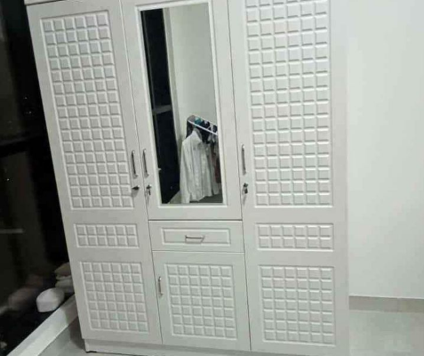 Cabinet 3 door selling brand new for sale