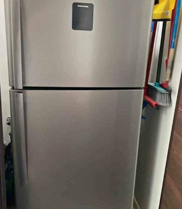 Daewoo brand fridge good working and condition for