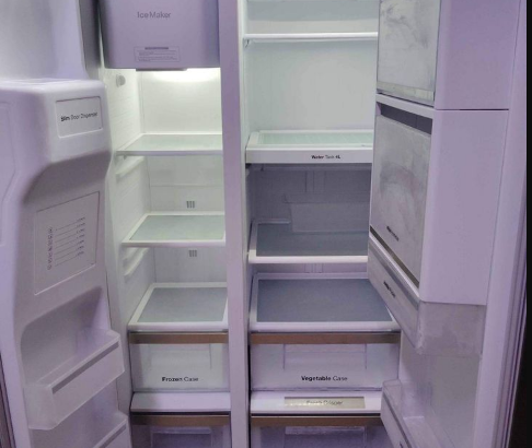 Daewoo Fridge freezer dubble door for sale