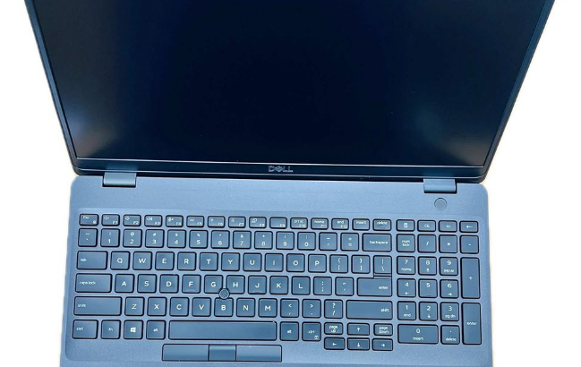 Dell Latitude E5500 Ci5, 8th Gen For Sale