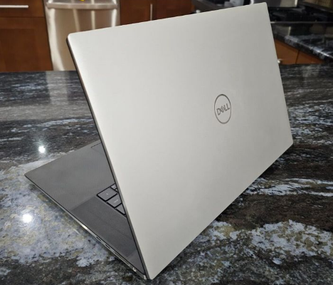 Dell XPS 17 (RTX 2060) 4k touch – i7/32gb/1TB for