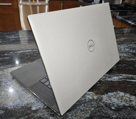Dell XPS 17 (RTX 2060) 4k touch – i7/32gb/1TB for