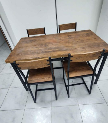 Dining table with chairs for sale