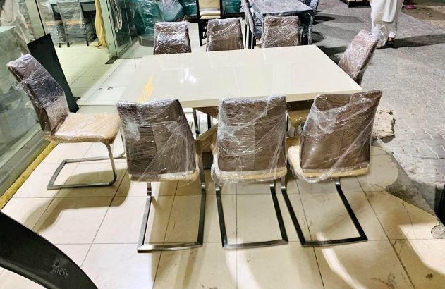 Dining table 8 seater for sale