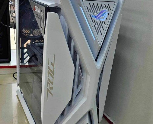 GAMING PC CORE I9-14KF 32 GB RAM 4 TB. SSD FOR SAL