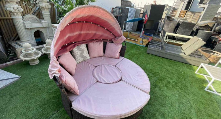Garden Daybed with Canopy For Sale