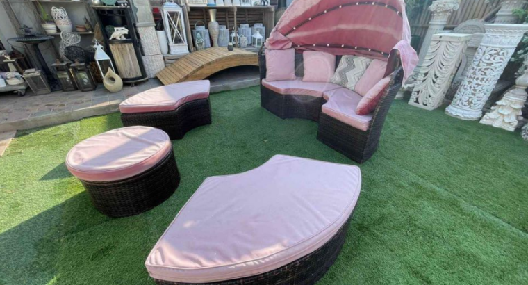 Garden Daybed with Canopy For Sale
