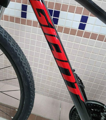 Giant sports bicycle Excellent Condition For Sale