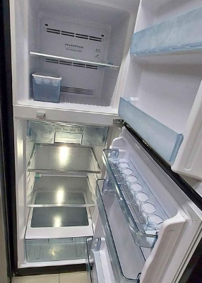 Hitachi brand fridge 330litre capacity for sale