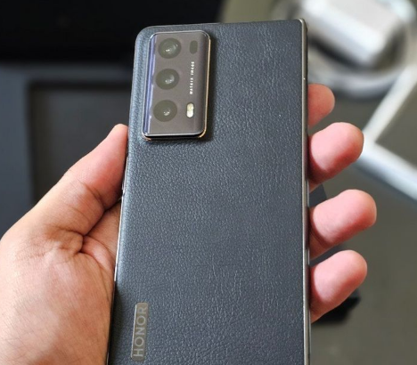 Honor Magic V2 PRO + VIP Care+ Huawei Warranty