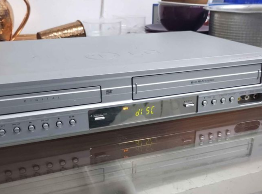 LG VLC 8510W Combo VCR+DVD in neat condition for s