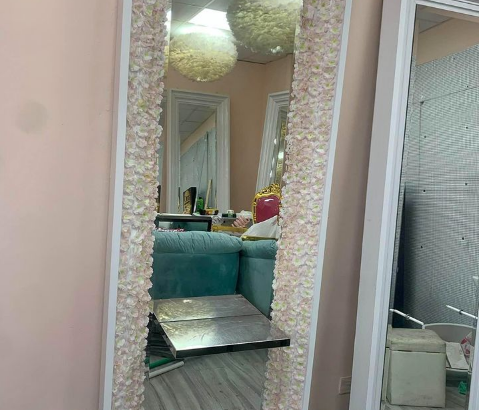 Ladies salon furniture for sale