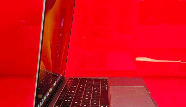 MACBOOK PRO – TOUCH BAR – 2019 CORE I5 FOR SALE