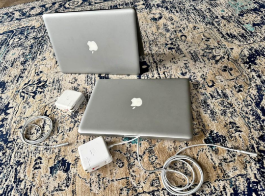 MacBook pro 1278 model For Sale