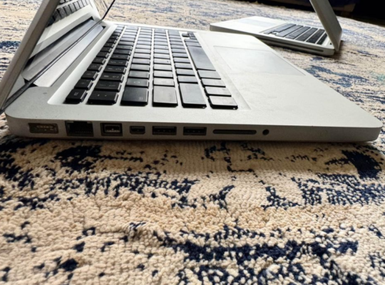 MacBook pro 1278 model For Sale