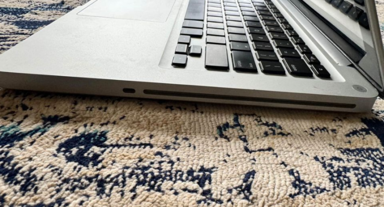 MacBook pro 1278 model For Sale