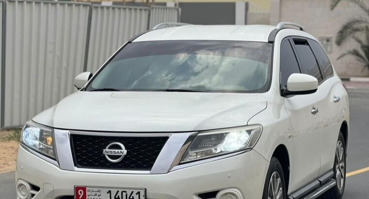Nissan Pathfinder 2017 Gcc in good condition