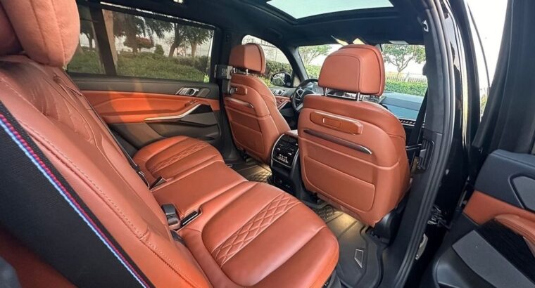 BMW X7 M40i sport full option Gcc 2023 for sale