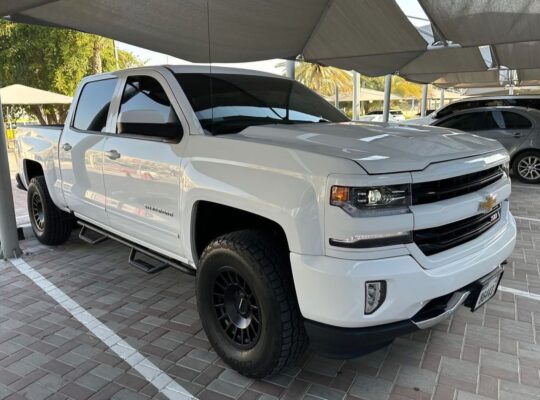 Chevrolet Silverado z71 Gcc 2018 for sale