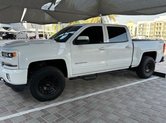 Chevrolet Silverado z71 Gcc 2018 for sale