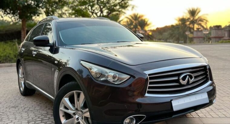 Infiniti QX70 full option Gcc 2016 for sale