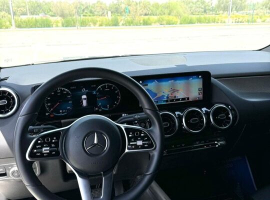 Mercedes GLA 200 full option 2021 Gcc for sale