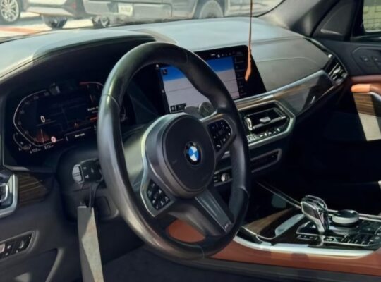 BMW X5 5.0 full option 2019 Gcc for sale