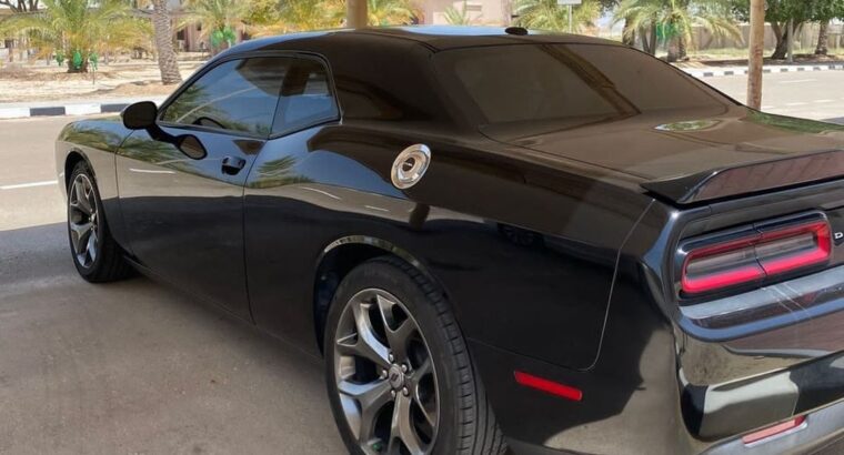 Dodge challenger 2017 Gcc in good condition for sa