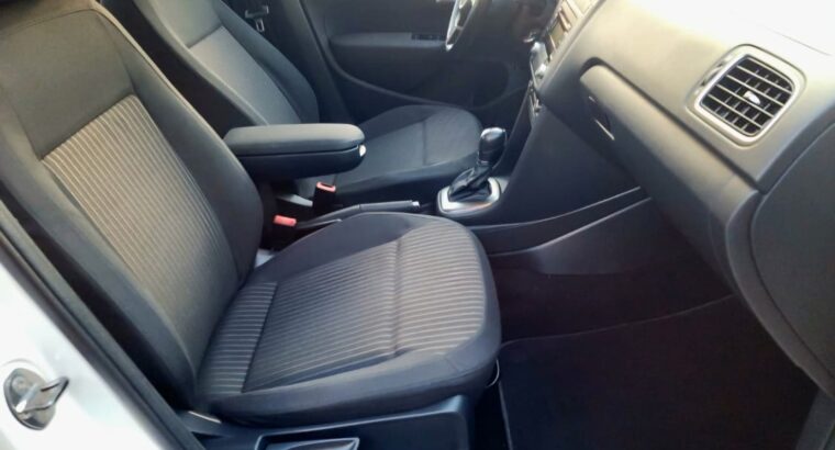 Volkswagen polo 2013 Gcc for sale