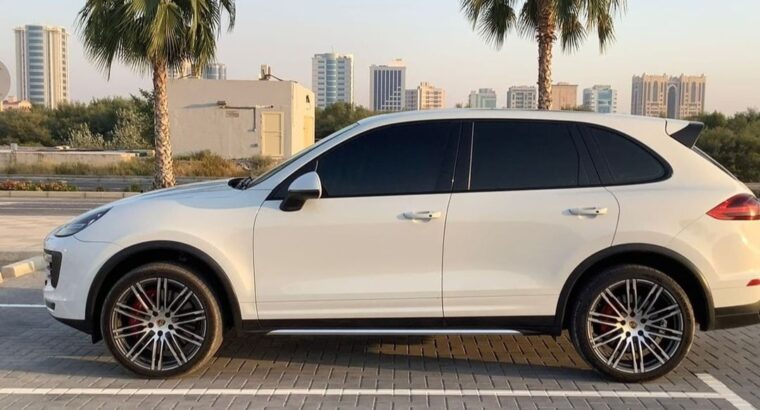 Porsche cayenne turbo 2015 Gcc in good condition