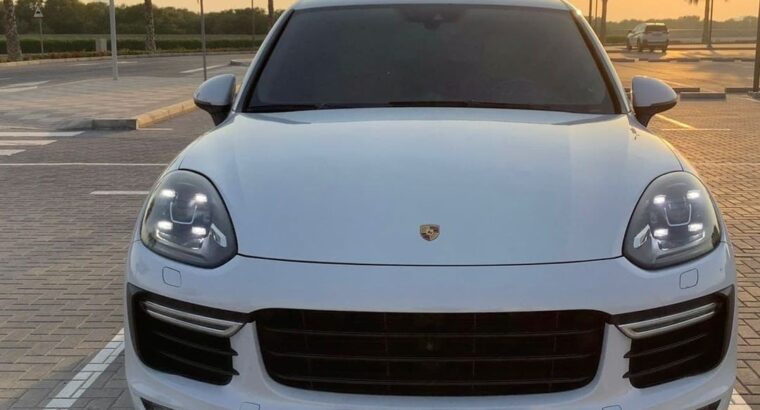 Porsche cayenne turbo 2015 Gcc in good condition