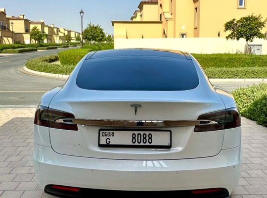 Tesla model S 90 full option 2017 Gcc