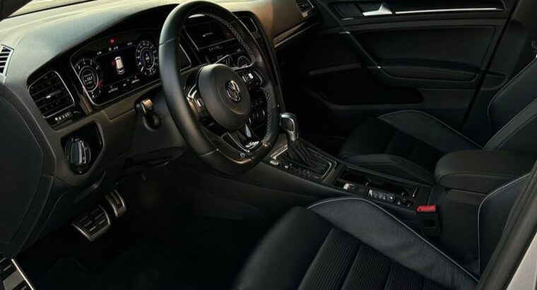 Volkswagen Golf R 2019 Gcc full option for sale