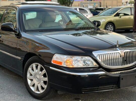 Lincoln Town car 2011 USA imported for sale